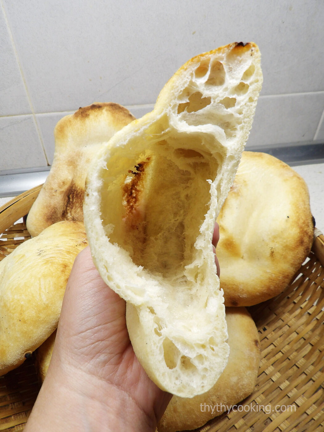 BÁNH MÌ RỖNG RUỘT, MẸO VẶT TRỮ ĐỒ VÀ LINH TINH CHUYỆN