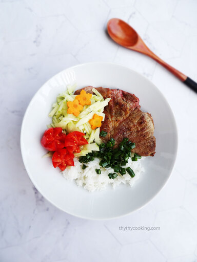 CƠM TẤM SƯỜN NƯỚNG 