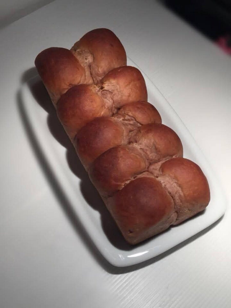 COCOA FLOWER BREAD WITH SWEET PRESERVED FRUIT FILLING