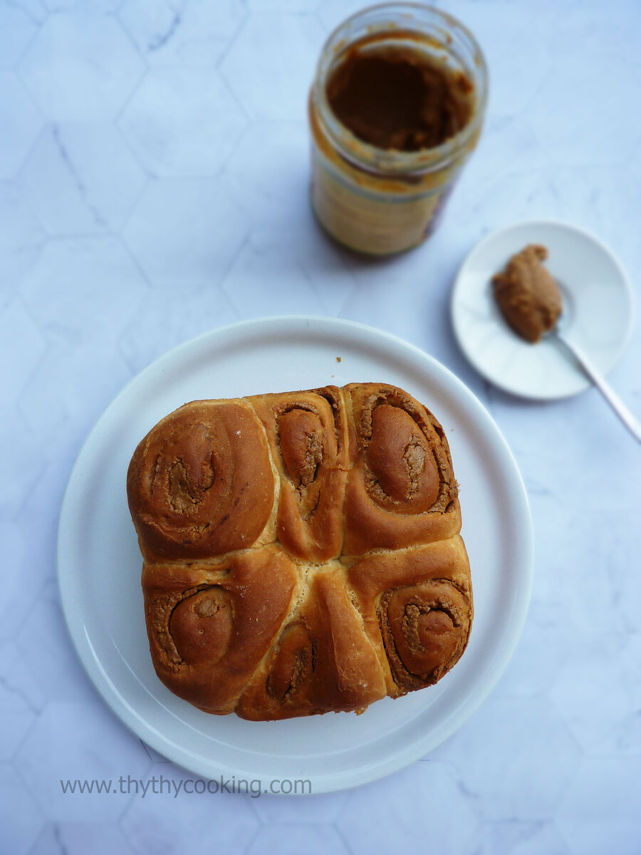PEANUT BUTTER BREAD ROLL 