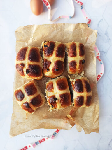 BÁNH CHO LỄ PHỤC SINH: HOT CROSS BUNS  