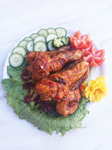 ĐÙI GÀ CHIÊN NƯỚC MẮM BƠ TỎI 